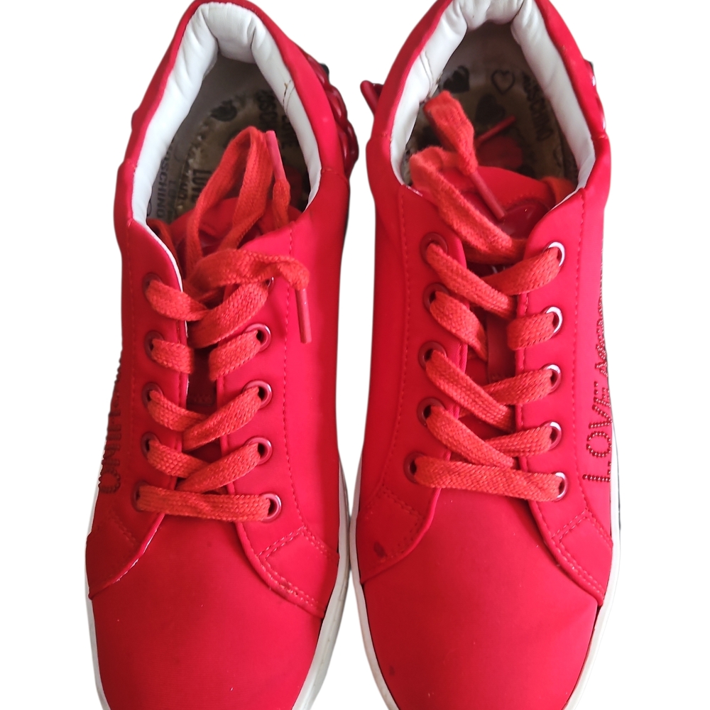 Love Moschino Vibrant Red Sneakers with Chain Accent - Picture 5 of 6